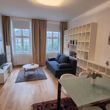 Sunny Apartment Next To Metro 1Br ウィーン エクステリア 写真
