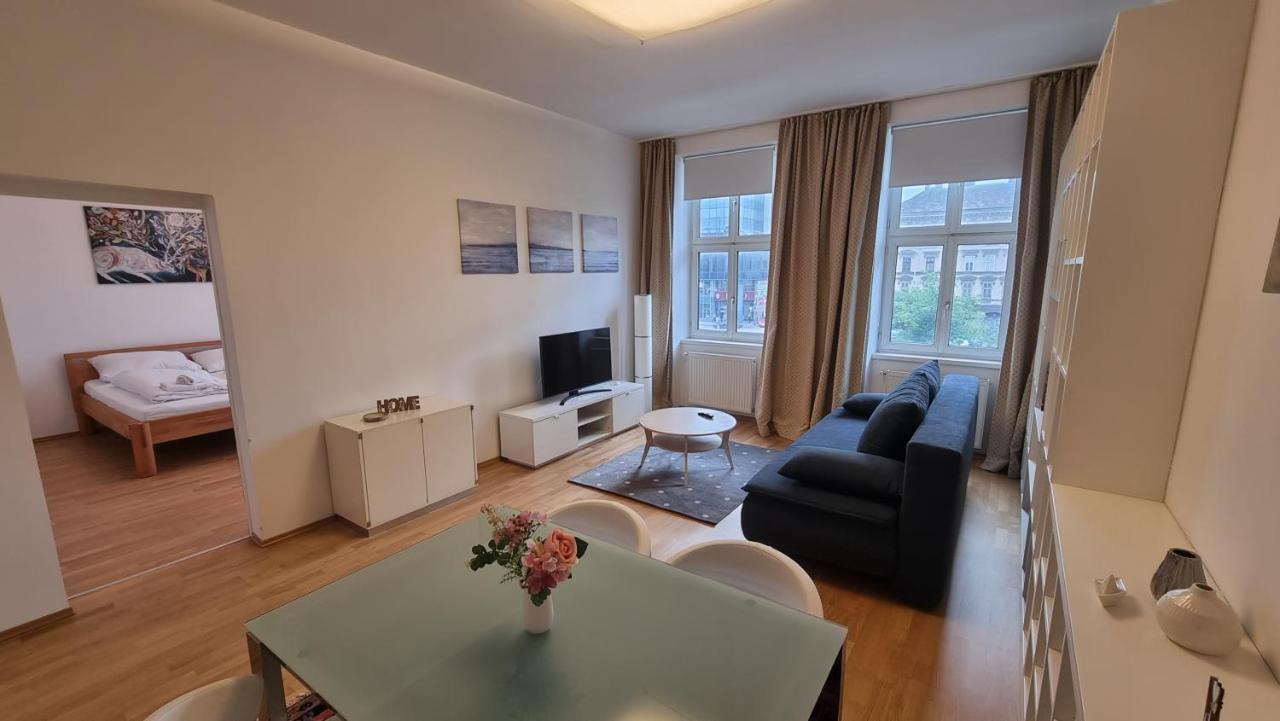 Sunny Apartment Next To Metro 1Br ウィーン エクステリア 写真