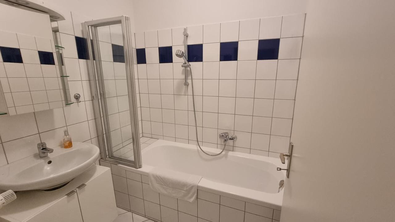 Sunny Apartment Next To Metro 1Br ウィーン エクステリア 写真