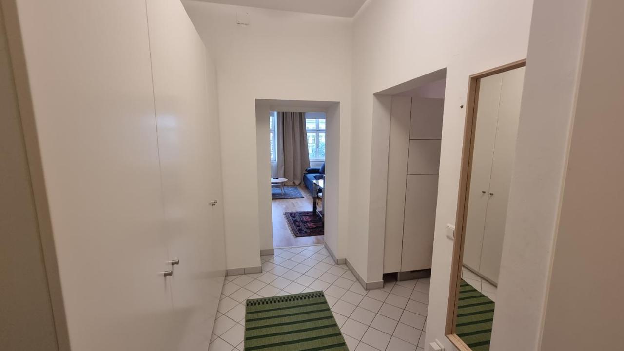 Sunny Apartment Next To Metro 1Br ウィーン エクステリア 写真