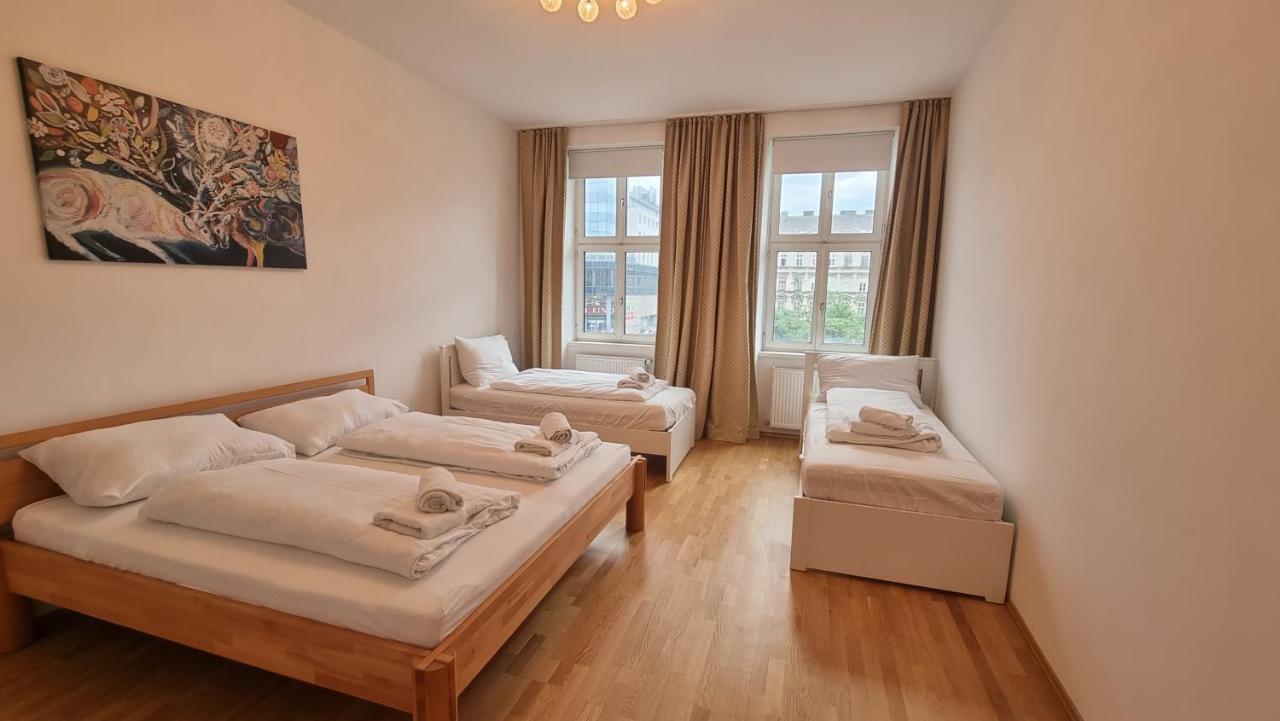 Sunny Apartment Next To Metro 1Br ウィーン エクステリア 写真