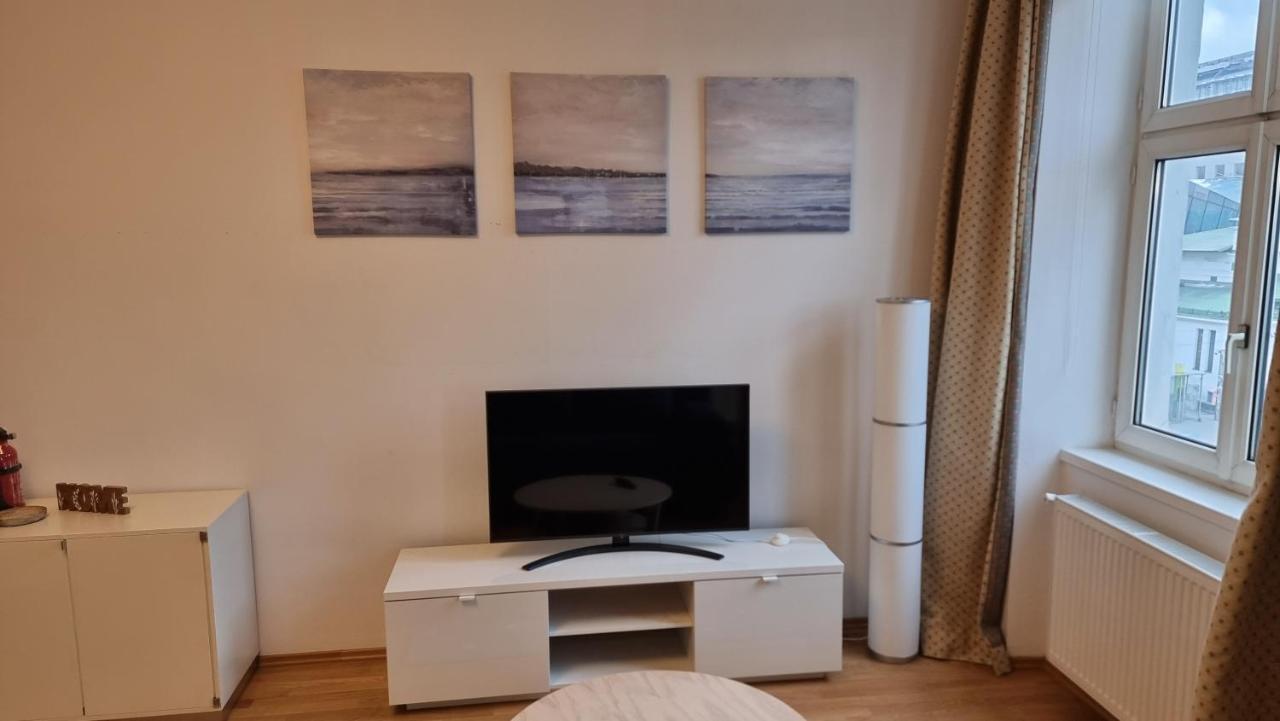 Sunny Apartment Next To Metro 1Br ウィーン エクステリア 写真