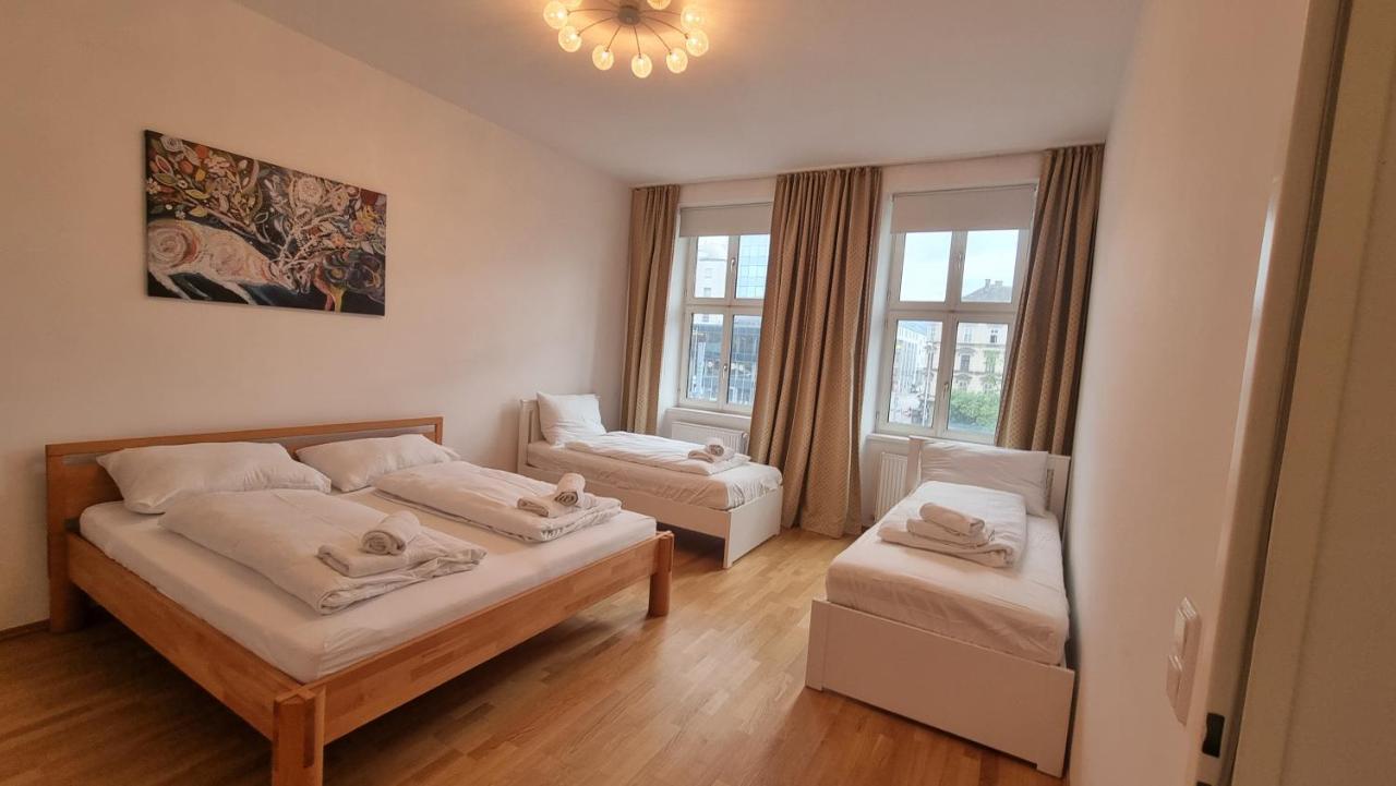 Sunny Apartment Next To Metro 1Br ウィーン エクステリア 写真