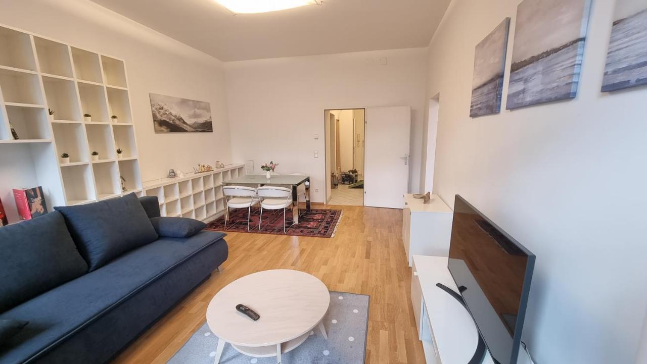Sunny Apartment Next To Metro 1Br ウィーン エクステリア 写真