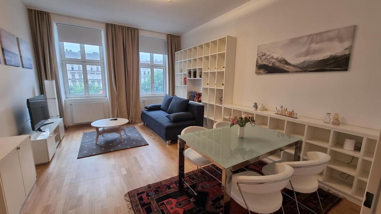 Sunny Apartment Next To Metro 1Br ウィーン エクステリア 写真