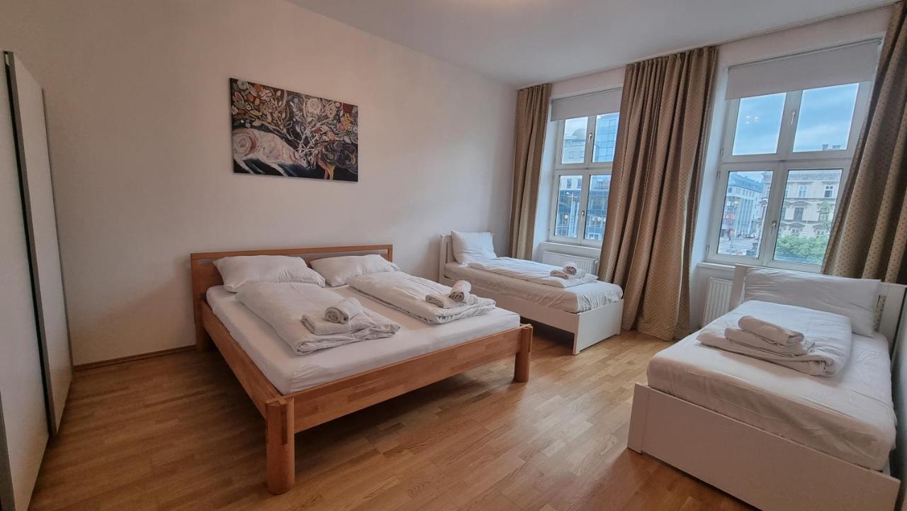 Sunny Apartment Next To Metro 1Br ウィーン エクステリア 写真