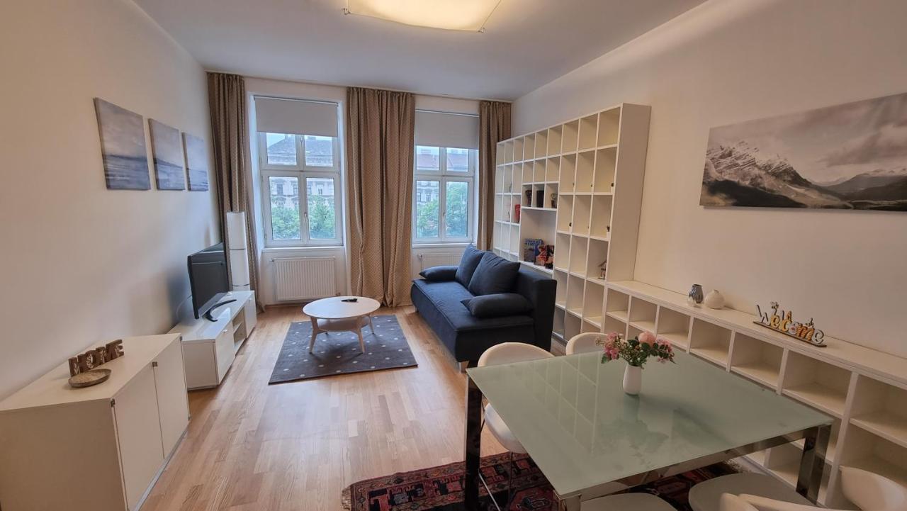 Sunny Apartment Next To Metro 1Br ウィーン エクステリア 写真