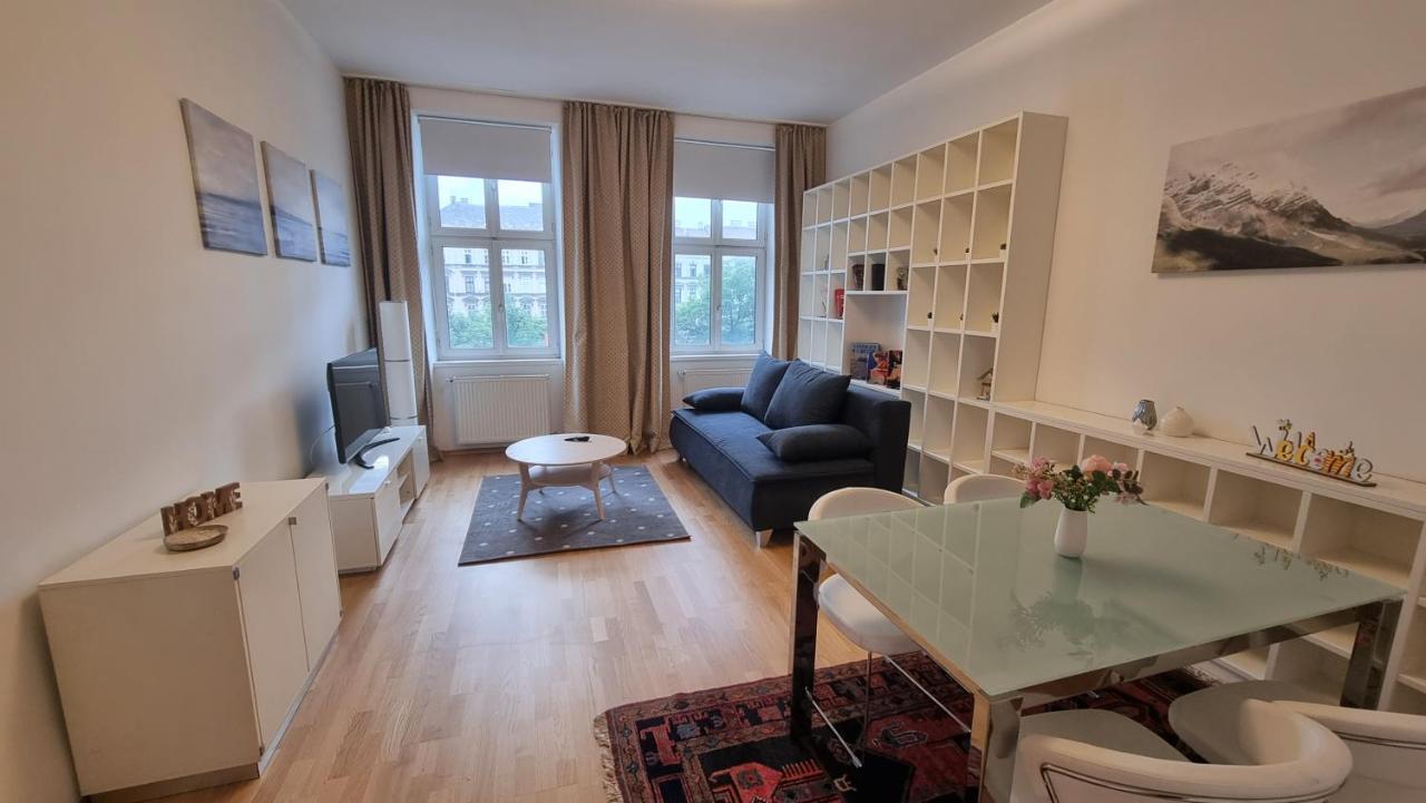 Sunny Apartment Next To Metro 1Br ウィーン エクステリア 写真