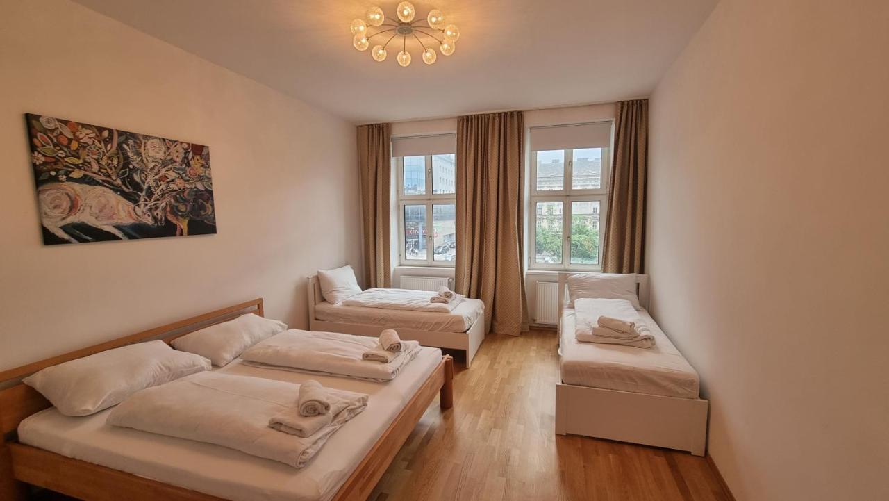 Sunny Apartment Next To Metro 1Br ウィーン エクステリア 写真